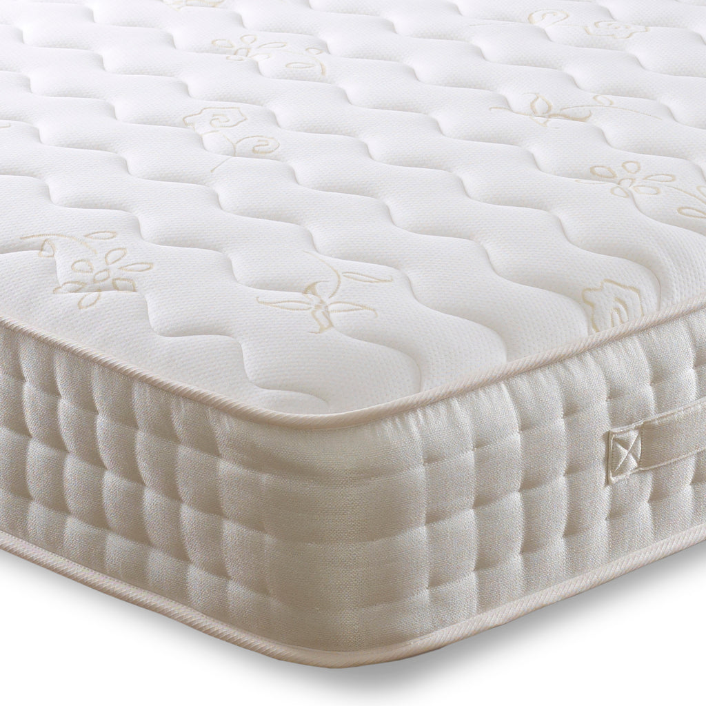 The Apollo Dual Memory 1500 Pocket Sprung mattress is constructed from a 1500 pocket springs unit, featuring deep layers of high quality memory foam on either side, helping to reduce stress and relieve aches and pains as you sleep.  The 1500 pocket springs unit move independently from each other, allowing each spring to support your body's weight and shape, without any unwanted movement through the springs unit.